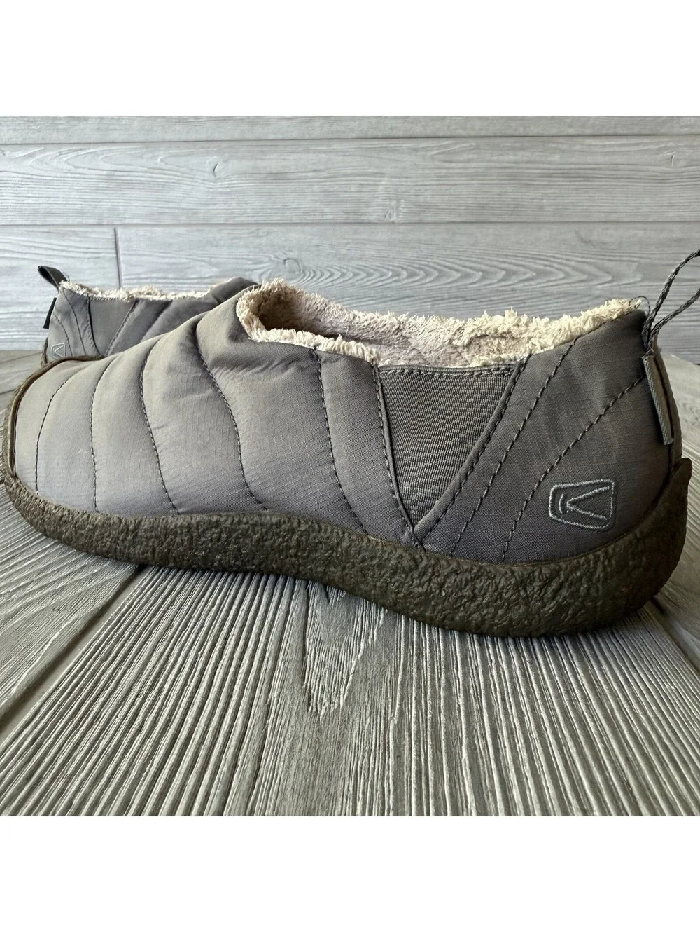 KEEN Cush Howser Men's 9 Quilted Slippers Slip-On Fleece Lined Camp Shoes Hike